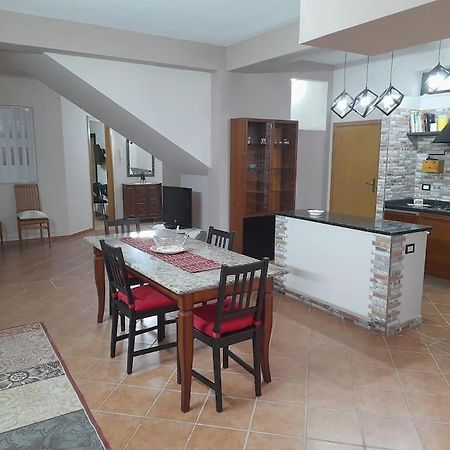 Casa Vacanze A 2 Minuti Dal Mare アヴォラ エクステリア 写真