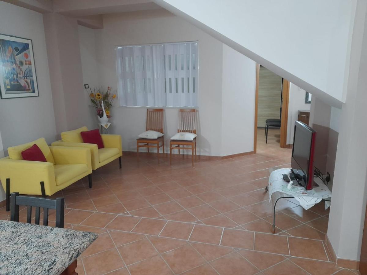 Casa Vacanze A 2 Minuti Dal Mare アヴォラ エクステリア 写真