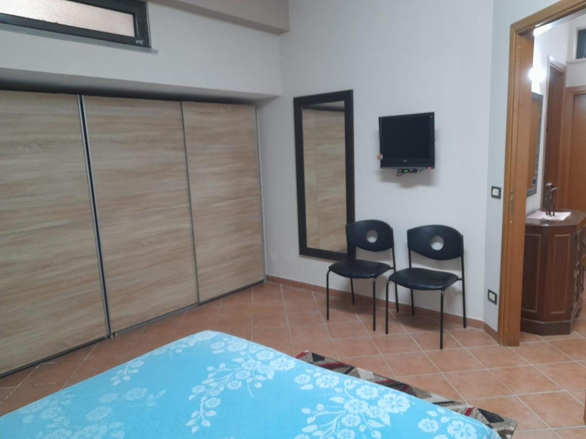 Casa Vacanze A 2 Minuti Dal Mare アヴォラ エクステリア 写真