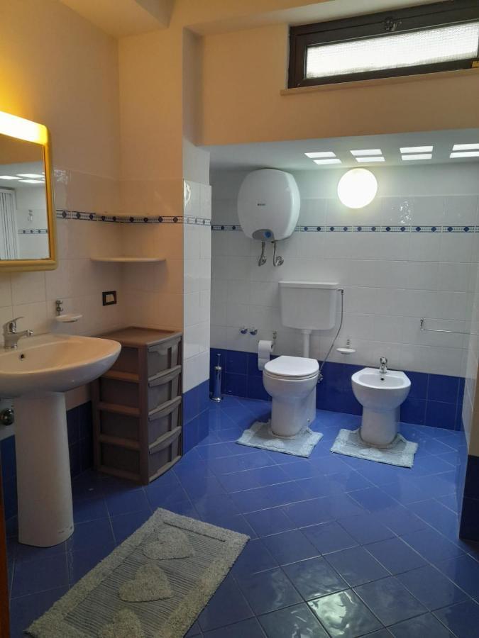 Casa Vacanze A 2 Minuti Dal Mare アヴォラ エクステリア 写真
